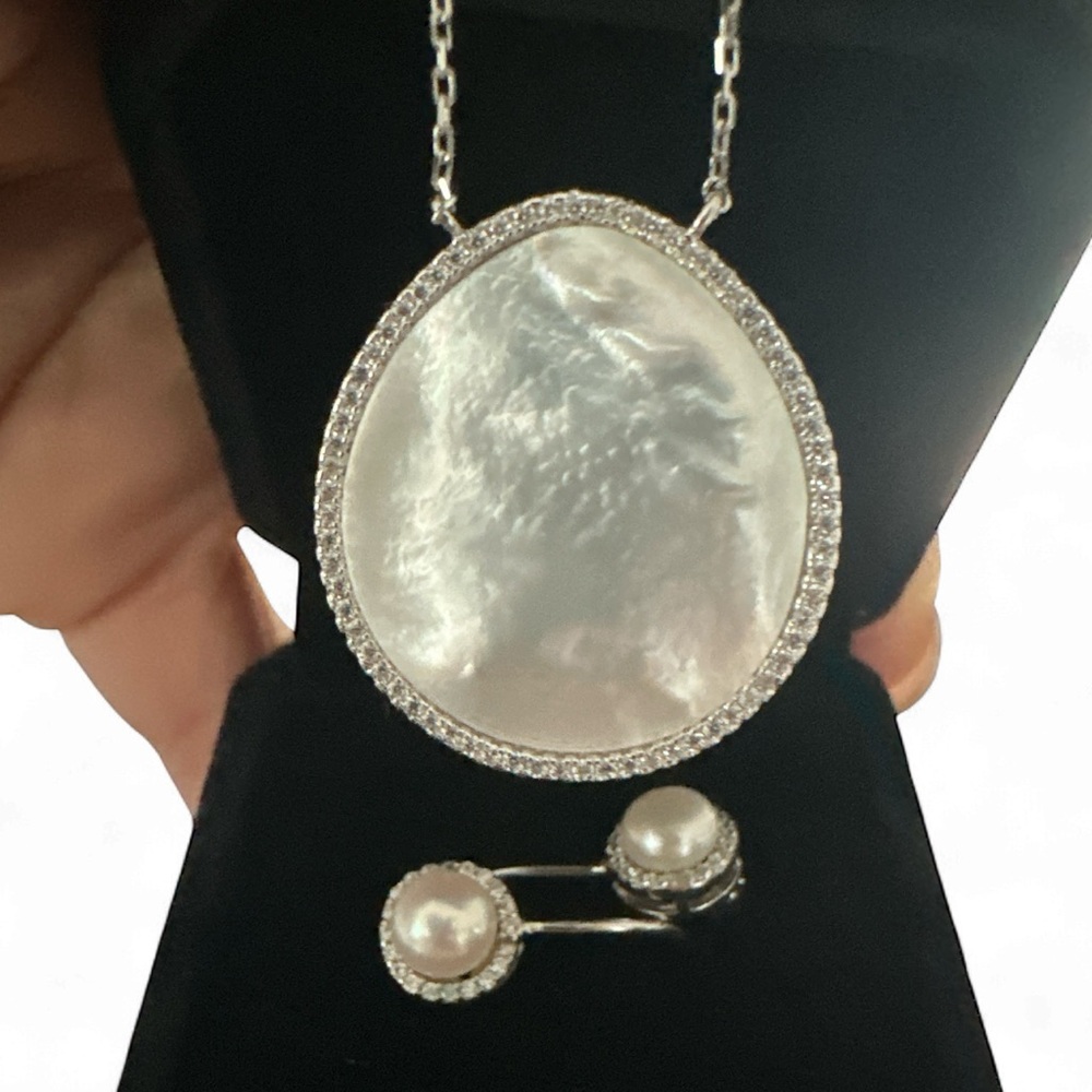 925 Sterling Silver Mother of Pearl Necklace and Earring Set